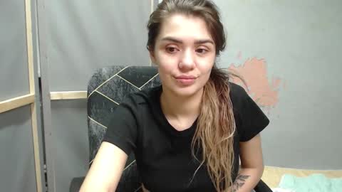 Snapshot of legenda_liya chatting on November 17, 2025, 4:57 pm Liya online show from November 17, 2025, 4:57 pm