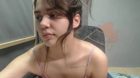 Snapshot of legenda_liya chatting on November 24, 2025, 4:07 pm Liya online show from November 24, 2025, 4:07 pm