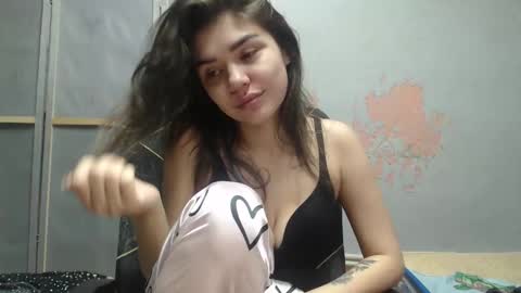 Snapshot of legenda_liya chatting on November 27, 2025, 12:40 pm Liya online show from November 27, 2025, 12:40 pm