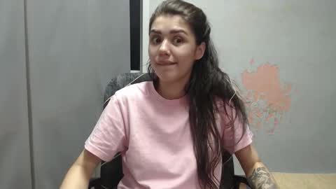 Snapshot of legenda_liya chatting on December 3, 2025, 7:23 pm Liya online show from December 3, 2025, 7:23 pm