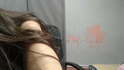 Snapshot of legenda_liya chatting on December 4, 2025, 5:32 pm Liya online show from December 4, 2025, 5:32 pm