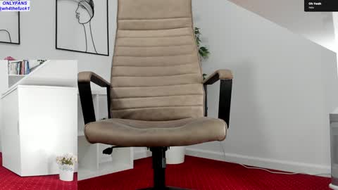 Elle  online show from March 9, 2026, 11:58 am