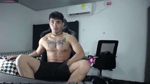 Snapshot of lei_77 chatting on December 11, 2024, 8:18 pm Lei online show from December 11, 2024, 8:18 pm