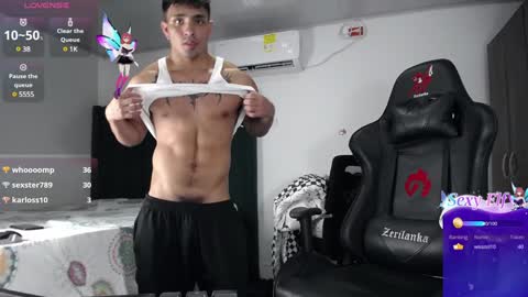 Snapshot of lei_77 chatting on December 19, 2024, 2:01 am Lei online show from December 19, 2024, 2:01 am