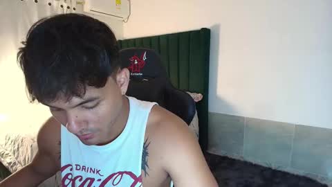 Snapshot of lei_77 chatting on October 18, 2025, 1:08 am Lei online show from October 18, 2025, 1:08 am