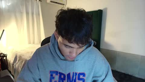 Snapshot of lei_77 chatting on November 27, 2025, 8:11 pm Lei online show from November 27, 2025, 8:11 pm