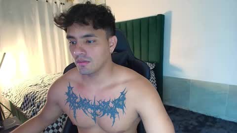 Snapshot of lei_77 chatting on December 2, 2025, 10:05 pm Lei online show from December 2, 2025, 10:05 pm