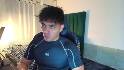 Snapshot of lei_77 chatting on December 14, 2025, 12:16 am Lei online show from December 14, 2025, 12:16 am