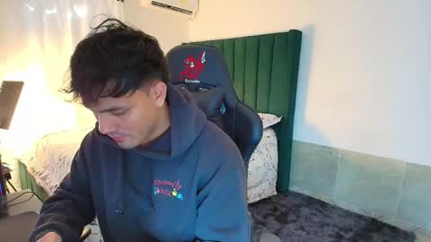 Snapshot of lei_77 chatting on December 20, 2025, 7:10 pm Lei online show from December 20, 2025, 7:10 pm