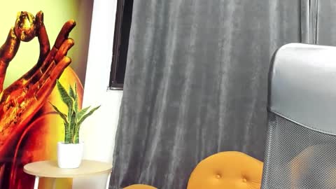 Snapshot of leia_cooper chatting on December 16, 2025, 11:26 am leia_cooper online show from December 16, 2025, 11:26 am