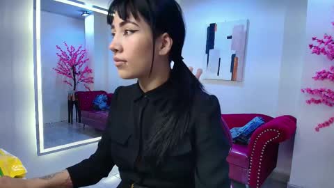 Leia.  online show from October 9, 2025, 5:33 pm