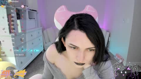 Leighla online show from October 23, 2025, 11:35 pm