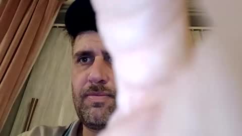 leightimmins001 online show from November 29, 2025, 8:12 pm