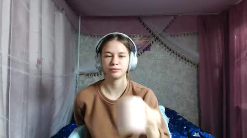 leila_bambi_ online show from November 14, 2025, 11:53 am