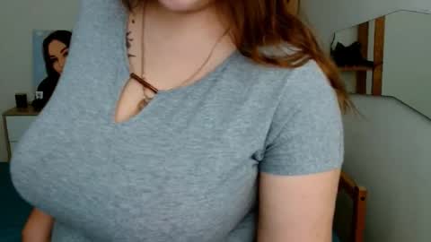 Snapshot of leila_beayte_ chatting on May 6, 2026, 4:30 am Leila online show from May 6, 2026, 4:30 am