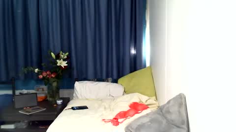 Snapshot of leila_cam18 chatting on December 16, 2024, 9:09 pm Leila online show from December 16, 2024, 9:09 pm