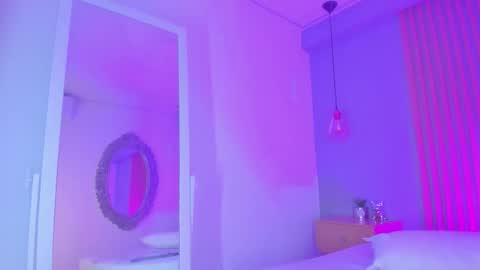 Snapshot of leila_russo_ chatting on October 29, 2025, 5:14 pm Leila online show from October 29, 2025, 5:14 pm