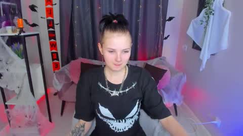 Snapshot of leila_xxbaby chatting on October 24, 2025, 11:50 am Leila online show from October 24, 2025, 11:50 am