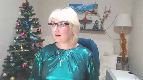 Leila Kinky online show from January 8, 2025, 12:15 pm