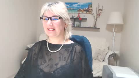 Leila Kinky online show from February 26, 2025, 4:25 am