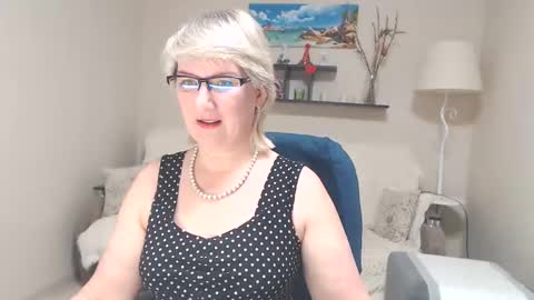 Leila Kinky online show from March 9, 2025, 3:43 am