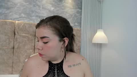 leilapons online show from September 15, 2025, 8:53 pm