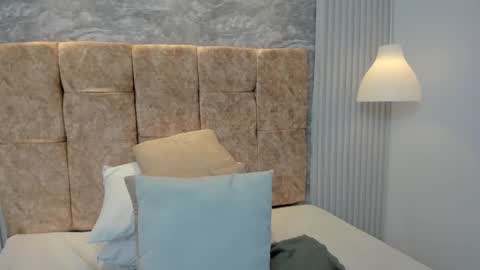 leilapons online show from October 1, 2025, 6:03 pm