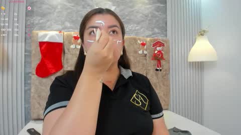 leilapons online show from December 14, 2025, 4:56 pm