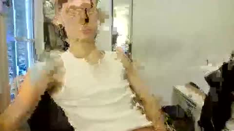 Snapshot of lelele44 chatting on October 21, 2025, 2:51 pm lelele44 online show from October 21, 2025, 2:51 pm