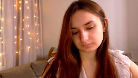 Snapshot of lelia_vibe chatting on December 16, 2025, 1:27 pm Lelia online show from December 16, 2025, 1:27 pm