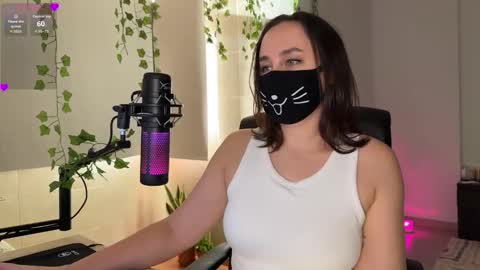 Snapshot of lemi_peachy chatting on November 6, 2025, 3:35 pm Lemi online show from November 6, 2025, 3:35 pm