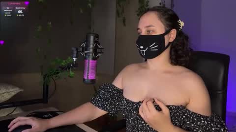 Snapshot of lemi_peachy chatting on November 8, 2025, 8:29 pm Lemi online show from November 8, 2025, 8:29 pm