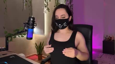 Snapshot of lemi_peachy chatting on December 4, 2025, 2:37 pm Lemi online show from December 4, 2025, 2:37 pm