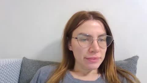 Snapshot of lena6122000 chatting on October 9, 2025, 10:13 am lena6122000 online show from October 9, 2025, 10:13 am