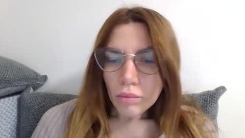 Snapshot of lena6122000 chatting on October 19, 2025, 10:05 am lena6122000 online show from October 19, 2025, 10:05 am