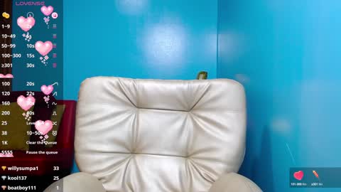 Snapshot of lena_roses chatting on December 2, 2024, 11:18 pm Lena online show from December 2, 2024, 11:18 pm