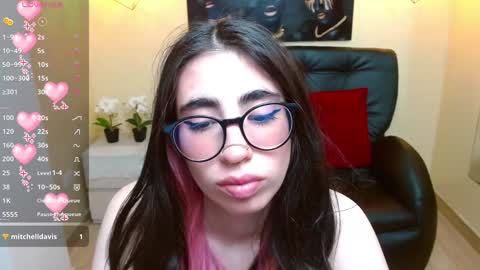 Snapshot of lena_roses chatting on December 5, 2024, 9:17 pm Lena online show from December 5, 2024, 9:17 pm