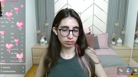 Snapshot of lena_roses chatting on December 18, 2024, 5:42 pm Lena online show from December 18, 2024, 5:42 pm