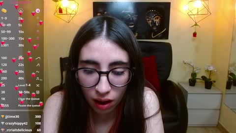 Snapshot of lena_roses chatting on January 28, 2025, 12:36 am Lena online show from January 28, 2025, 12:36 am