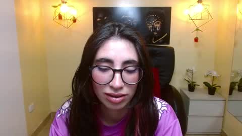 Snapshot of lena_roses chatting on February 27, 2025, 8:20 pm Lena online show from February 27, 2025, 8:20 pm