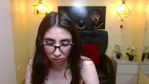 Snapshot of lena_roses chatting on February 28, 2025, 2:31 am Lena online show from February 28, 2025, 2:31 am