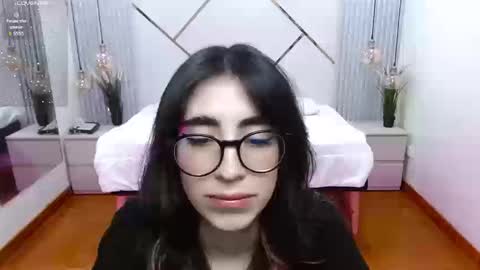 Snapshot of lena_roses chatting on September 10, 2025, 9:15 pm Lena online show from September 10, 2025, 9:15 pm