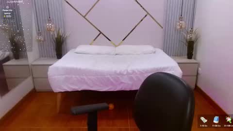 Snapshot of lena_roses chatting on September 25, 2025, 10:02 pm Lena online show from September 25, 2025, 10:02 pm