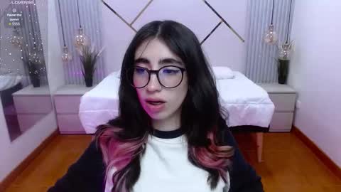 Snapshot of lena_roses chatting on October 7, 2025, 8:17 pm Lena online show from October 7, 2025, 8:17 pm