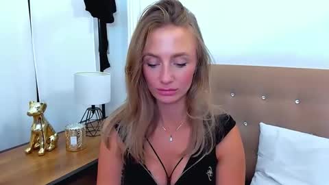 lena_sexi online show from October 1, 2025, 9:21 pm