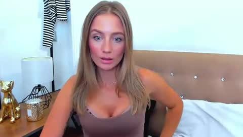 lena_sexi online show from October 5, 2025, 6:17 pm