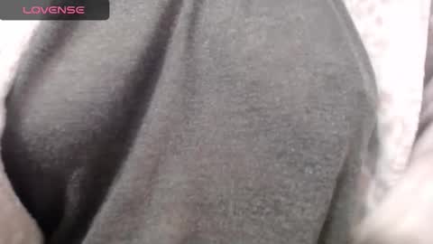 lenagolden online show from November 19, 2025, 7:08 am