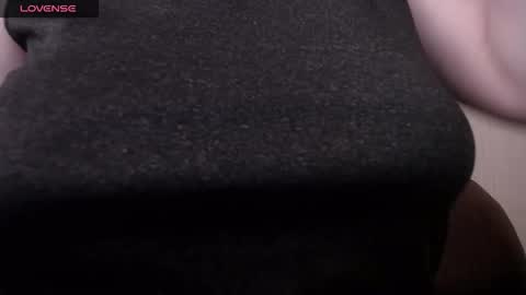 lenagolden online show from March 17, 2026, 9:01 am