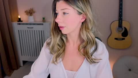 Snapshot of lenamuti chatting on March 31, 2026, 10:37 am Lena online show from March 31, 2026, 10:37 am