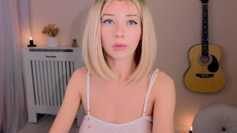 Snapshot of lenamuti chatting on April 7, 2026, 11:32 am Lena online show from April 7, 2026, 11:32 am